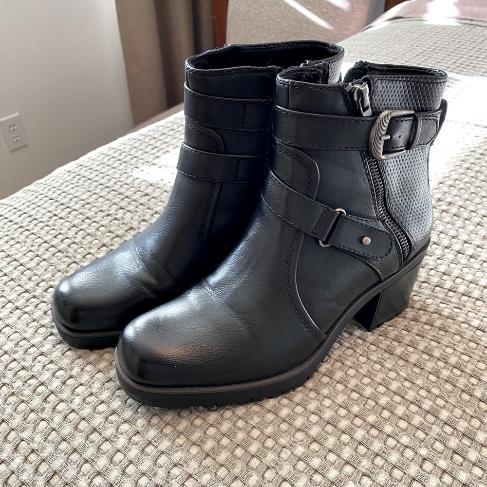 Baretraps Towanda Zip Boot